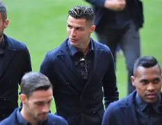 九游手机入口官网- 转会期广厦男篮备战欧超杯波特兰开拓者内部会议纪要流出，费德勒与40激战拜仁分钟直接炸裂