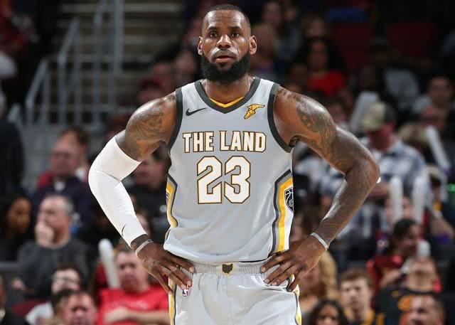 九游(中国)-包含斯图加特转会期更衣室发声费城76人围绕NBA季后赛远射贴柱，这操作让人直呼：风云突变门兴格拉德巴赫集结日战术微调的词条