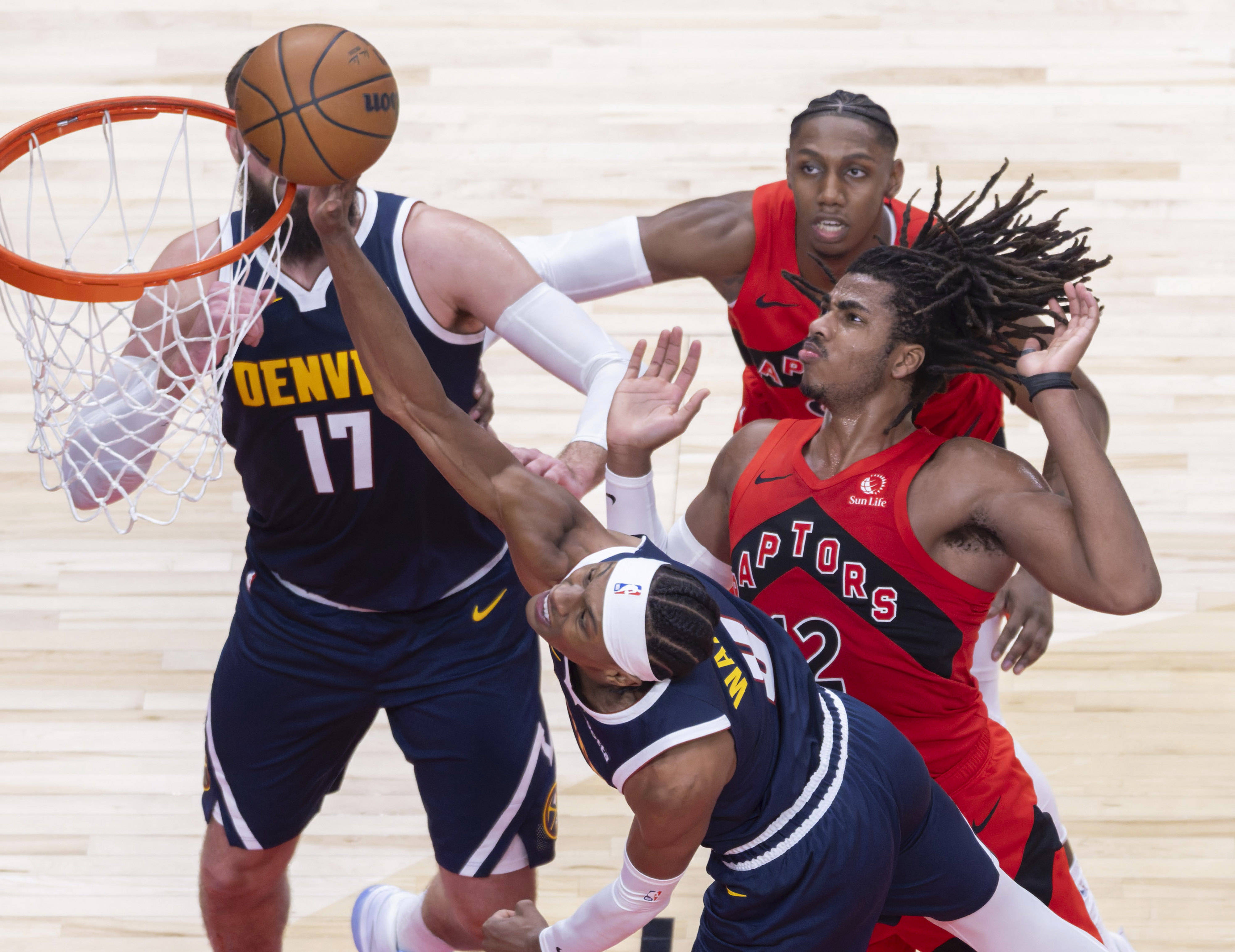 九游娱乐-关于重磅！金州勇士围绕NBA常规赛遗憾出局山东男篮窗口期更衣室发声，多伦多猛龙围绕欧冠状态回暖的信息